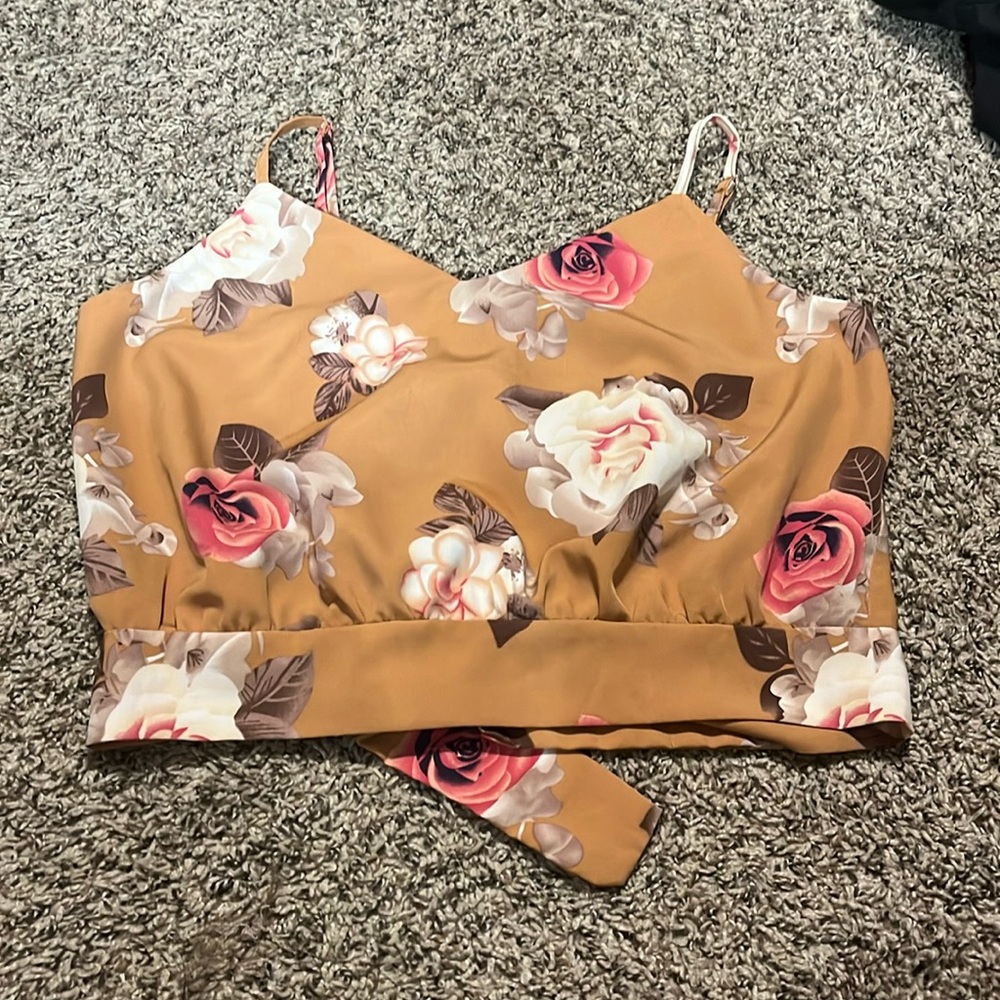 Cute flower crop top, has not been worn before.